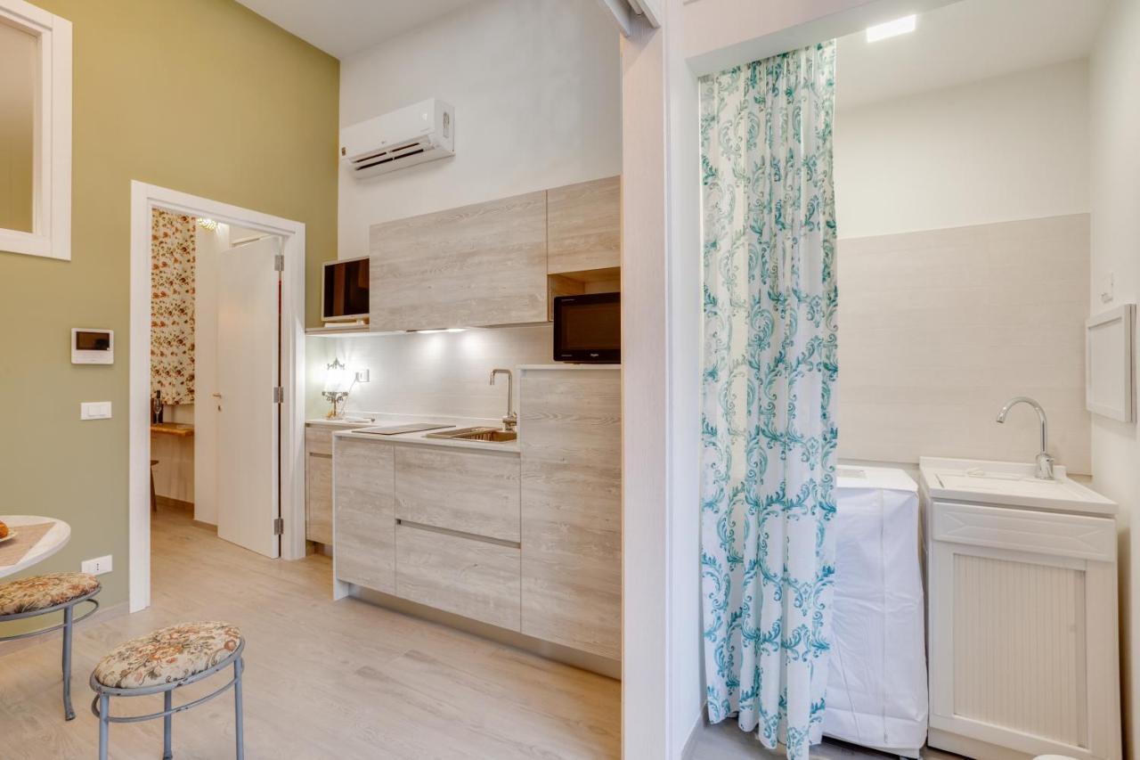 Madame Bari' Suite Apt In The Heart Of Bari Buitenkant foto