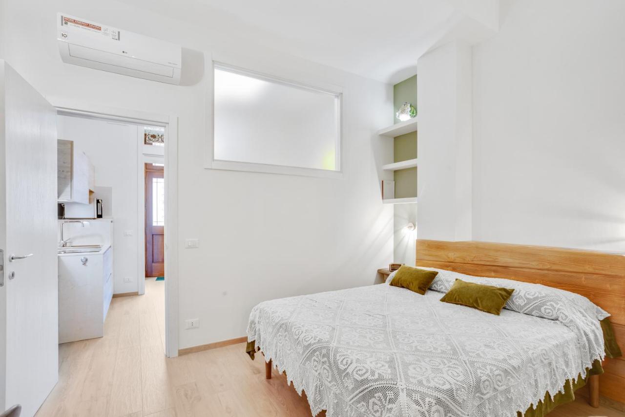 Madame Bari' Suite Apt In The Heart Of Bari Buitenkant foto