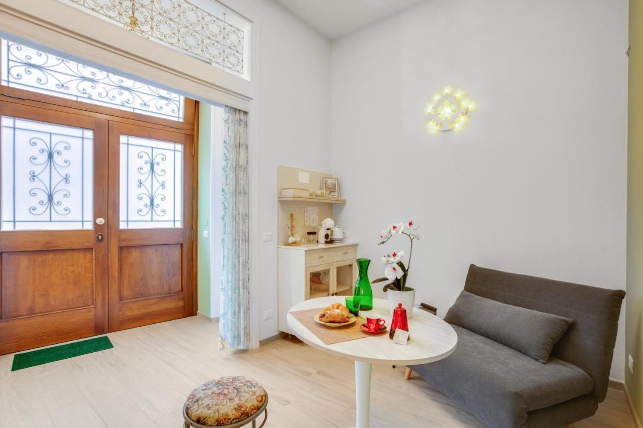 Madame Bari' Suite Apt In The Heart Of Bari Buitenkant foto