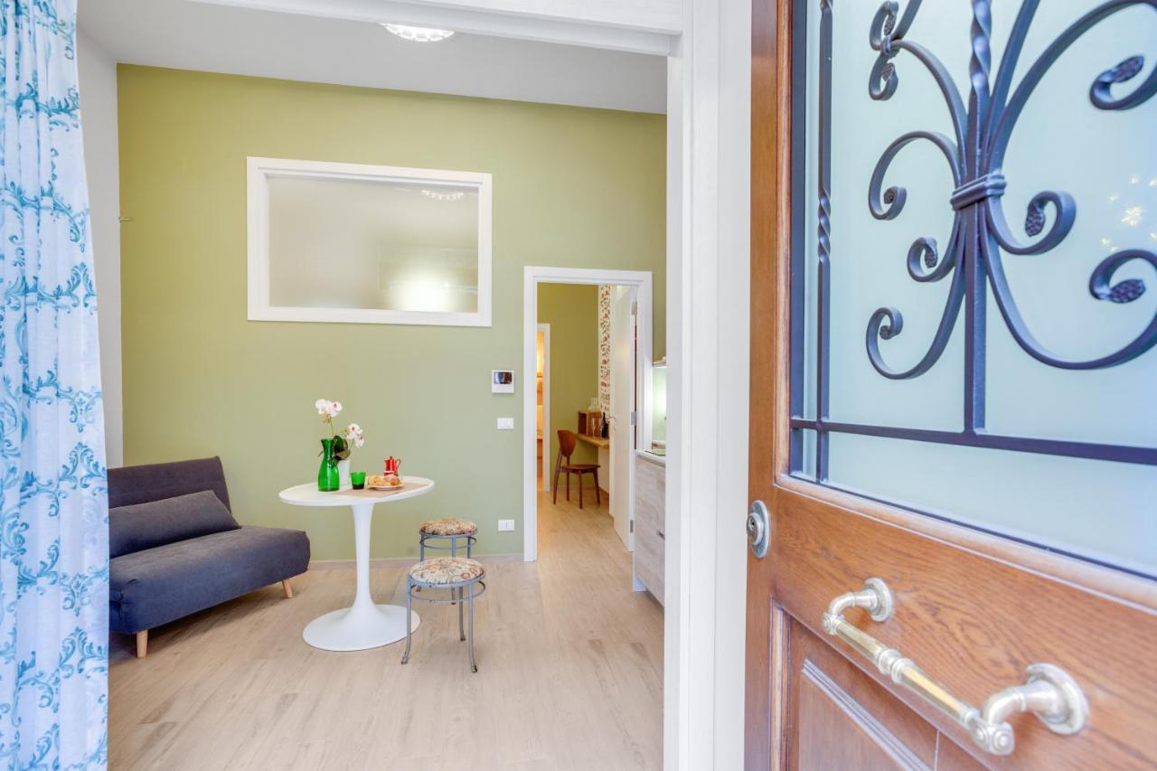Madame Bari' Suite Apt In The Heart Of Bari Buitenkant foto