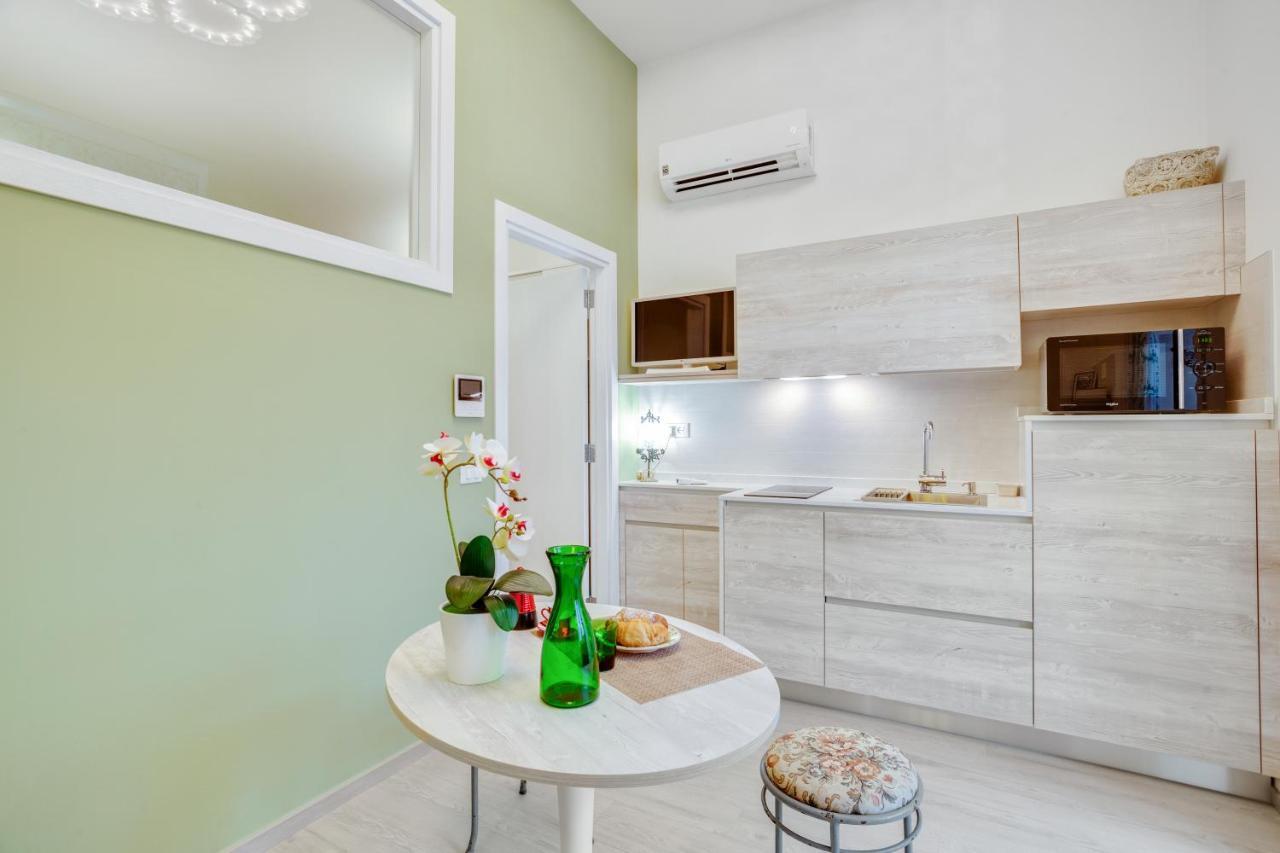 Madame Bari' Suite Apt In The Heart Of Bari Buitenkant foto