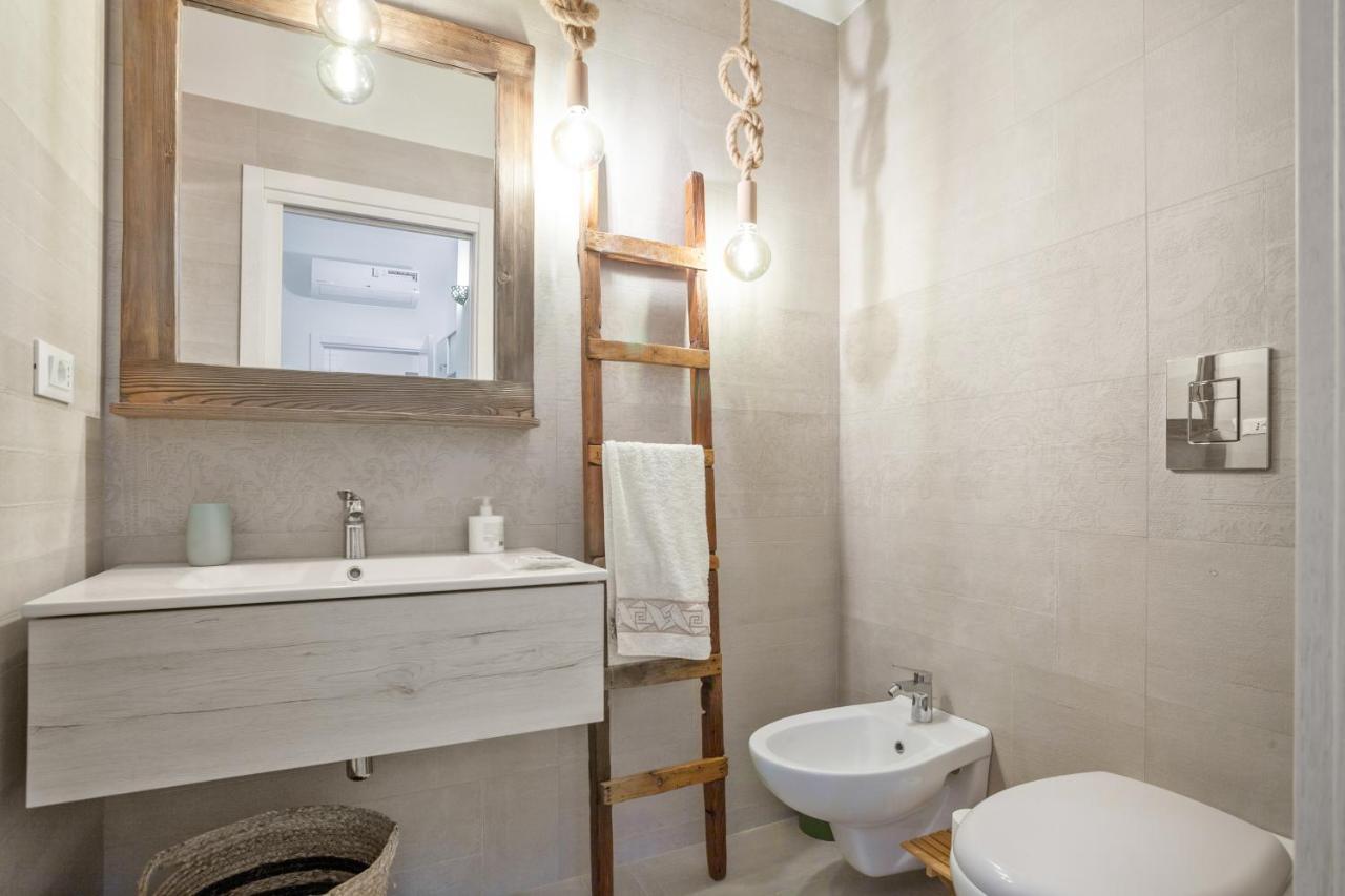 Madame Bari' Suite Apt In The Heart Of Bari Buitenkant foto