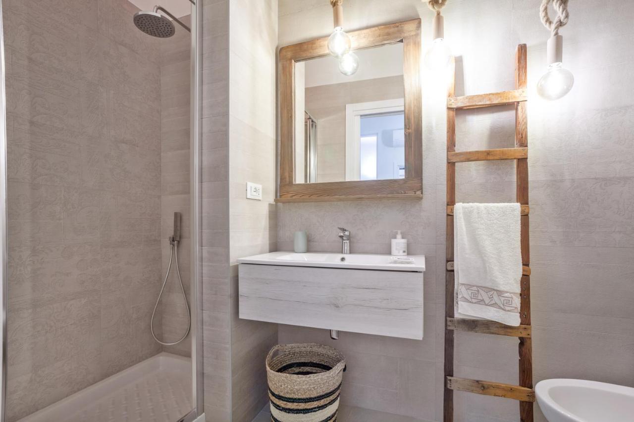 Madame Bari' Suite Apt In The Heart Of Bari Buitenkant foto