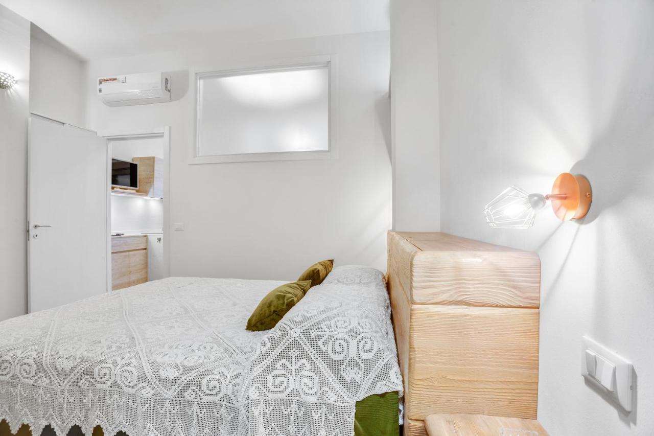 Madame Bari' Suite Apt In The Heart Of Bari Buitenkant foto