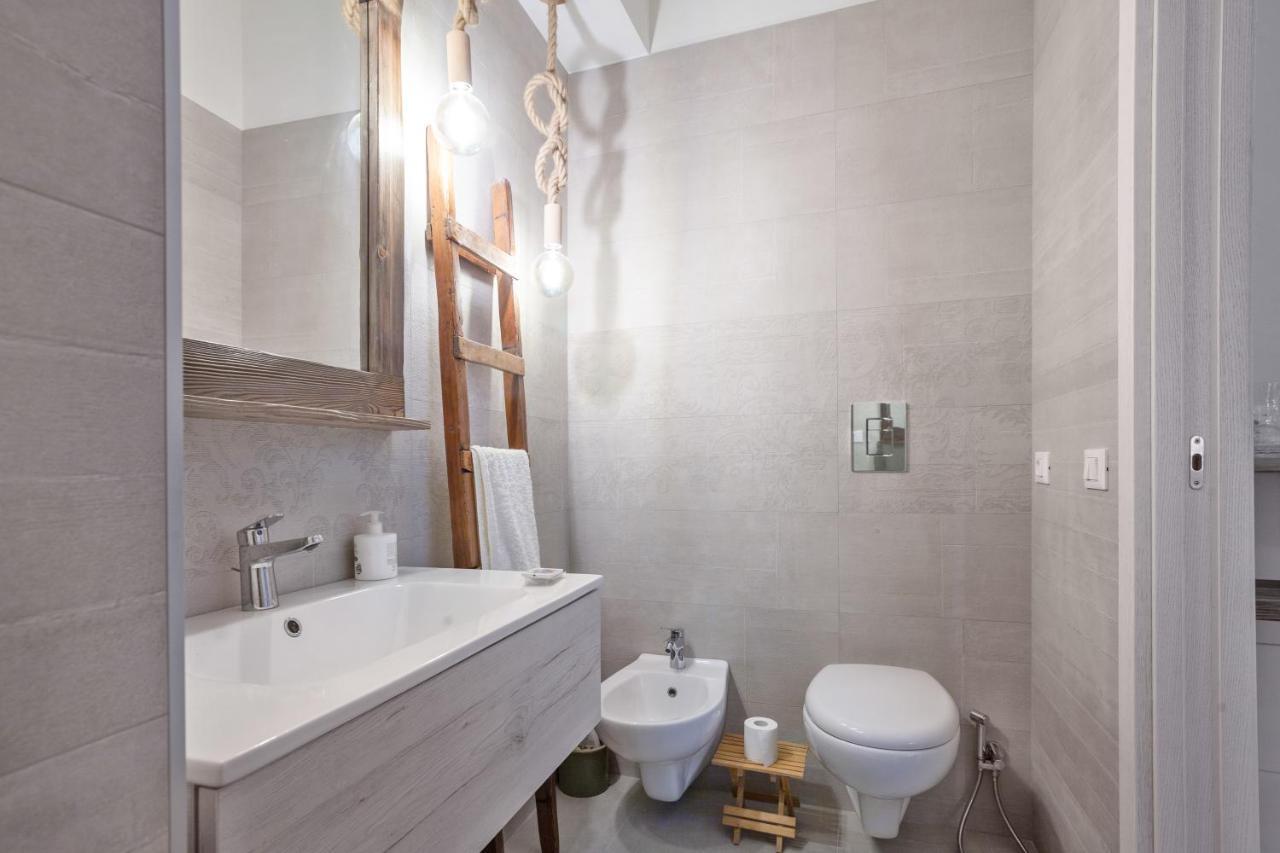Madame Bari' Suite Apt In The Heart Of Bari Buitenkant foto